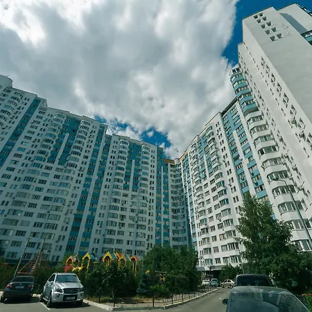 Poznyaky-bazhana Apartment *